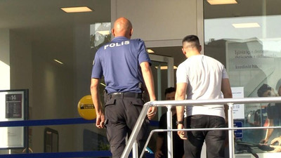 Beylikdüzü'nde silahlı banka soygunu: 80 bin doları çalıp kaçtılar