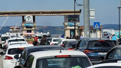 Çanakkale'de bayram dönüşü yoğunluğu: Vatandaşın feribot tercihi değişmedi