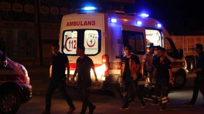 Düğüne 'gürültü uyarısı' yapmak için giden polisler, tekme tokatlı saldırıya uğradı