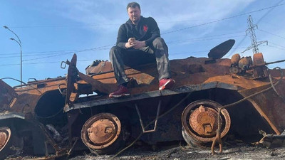 Eski NBA şampiyonu, potasını savunurken şimdi AK-47 ile ülkesini savunuyor