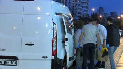 Evinde tabancayla başından vurulmuş halde bulundu