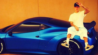 Ferrari ünlü şarkıcıyı kara listeye aldı