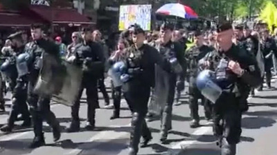 Fransa'da 'Sarı Yelekliler' yeniden sokağa çıktı