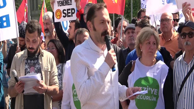 Gezi davası kararları Kadıköy'de protesto edildi: Bu daha başlangıç, mücadeleye devam