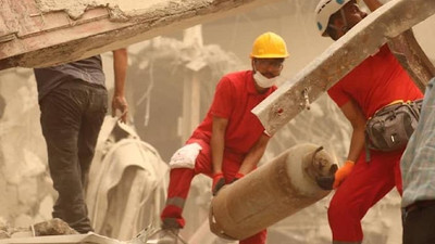 İran'da 10 katlı bina çöktü: Ölü sayısı 18'e yükseldi