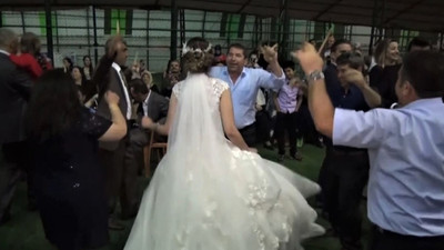 Kır düğünü hayali kuran çifte halı saha şoku 