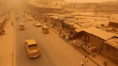 Kum fırtınası komşuyu alarma geçirdi: Resmi tatil ilan edildi