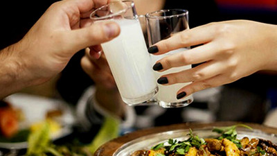 Rakı fiyatlarına büyük zam geldi! İşte zamlı alkol fiyatları...