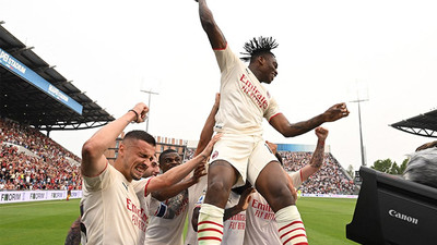 'Rossoneri' efsanesi geri döndü: İtalya'da şampiyon Milan