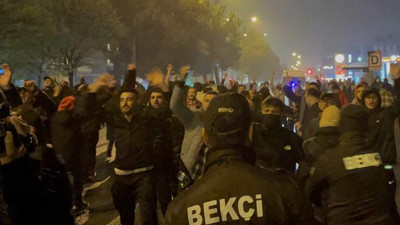 Samsun'da bir sürücü, şampiyonluk kutlamasına izin vermeyen yayaya çarptı