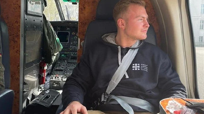 Savunma Bakanı'nın oğlu helikopterde fotoğraf verdi: Ülke ayağa kalktı