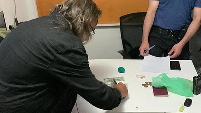 Şüpheli çantanın içinden 10 bin dolar çıktı, sahibi bulundu