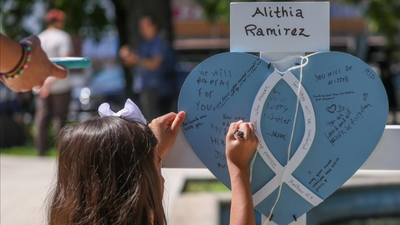 Teksas'taki saldırıda 'ölü taklidi yaparak' kurtulan çocuk, yaşadığı dehşeti anlattı