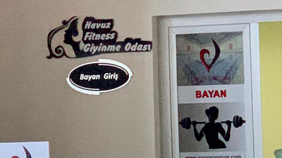 Üniversitede skandal: Rektör, soyunma odasında yaptığı değişikliği dev ekrana yansıttı