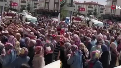 Ankara'da ucuz şeker izdihamı