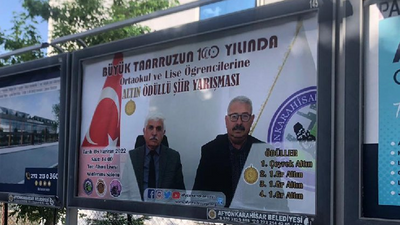 'Büyük Taarruz' afişlerine Atatürk yerine kendi fotoğraflarını koydular