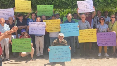 Emeklinin 'bayram ikramiyesi' eylemi