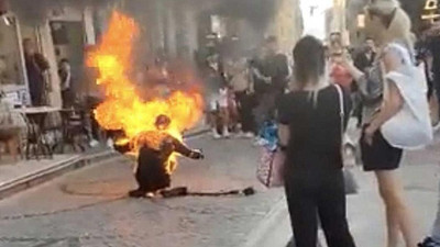 Galata Kulesi'nin önünde kendini yakan gençten acı haber