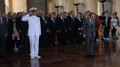 Galatasaray'ın yeni başkanı Dursun Özbek'ten Anıtkabir'e ziyaret