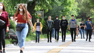 İktidara yakın yazar: AK Parti döneminde yetişen gençler CHP'ye umut bağlamışsa vay halimize