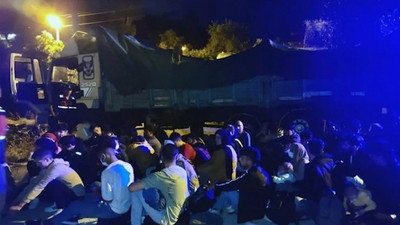 Kamyon kasasında 96 düzensiz göçmen yakalandı