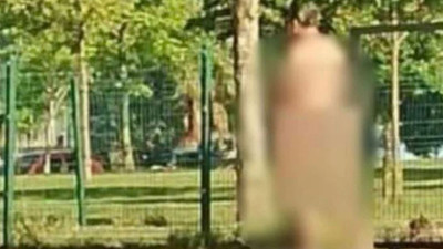 Parkta çıplak dolaşan adam vatandaşlar tarafından darbedildi