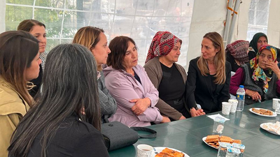 Selvi Kılıçdaroğlu ve Aylin Nazlıaka'dan selde hayatını kaybeden Yiğit'in ailesine taziye ziyareti