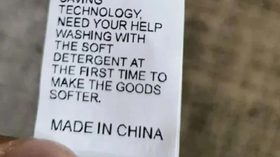 Ünlü giyim markasının etiketinde dikkat çeken mesaj 