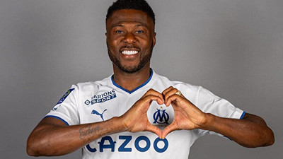 27 yaşında sözleşmeyi imzaladı, birkaç gün sonra 34 yaşına bastı