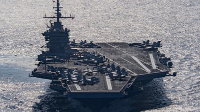 ABD donanma gemisindeki savaş uçağı denize düştü