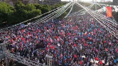 AKP ilçe başkanlığı, DEVA Partisi’nin miting fotoğrafını kullandı