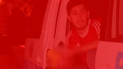 Annesini başka bir erkekle yakaladı: Bıçakla dehşet saçtı