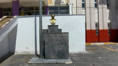 Atatürk büstüne saldıran 4 çocuktan 3'ü gözaltına alındı