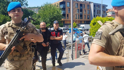 Balkondan tüfekle ateş edip 1 kişiyi öldürdü, 2 kişiyi yaraladı