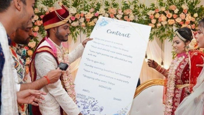 Düğünde davetlileri şaşkına çeviren devasa 'evlilik anlaşması' imzaladılar