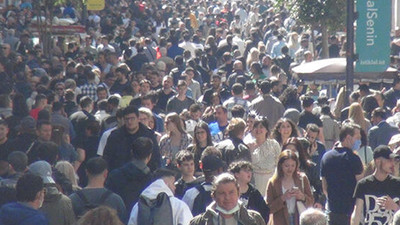 Gençler tatili unuttu.. 