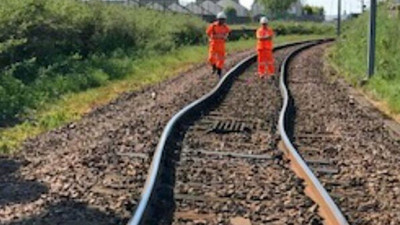 İngiltere’de tren rayları aşırı sıcaktan dolayı büküldü