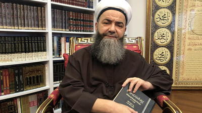 İsmailağa Cemaati'nde 'cübbeli' krizi: Erkeksen şeyhliğini açıkla, kasetlerini patlatalım