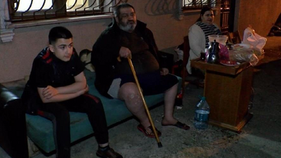 İstediği zamlı kirayı vermedi diye engelli kiracısını sokağa attı