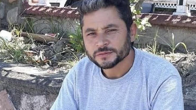 Kestiği ağacın altında kalan orman işçisi öldü