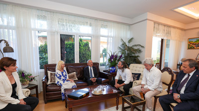 Kılıçdaroğlu'ndan Cüneyt Arkın'ın ailesine taziye ziyareti