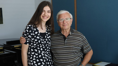 Piyanonun harika çocuğu İlyun Bürkev’den büyük başarı: Dünyaca ünlü sanatçıların yetiştiği Mozarteum Üniversitesi'ni birincilikle kazandı