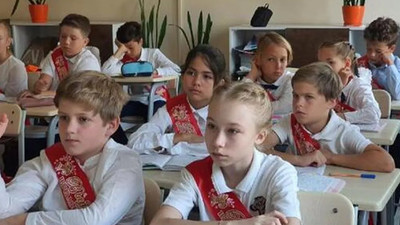Rusya’nın Ukrayna’da ele geçirdiği kentlerde, Rus eğitim sistemine geçildi