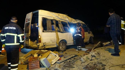 Tarım işçilerini taşıyan minibüs devrildi: 1 ölü, 3'ü ağır 14 yaralı