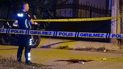 17 yaşındaki çocuk konserde tartıştığı adamı eve dönüş yolunda başından vurdu