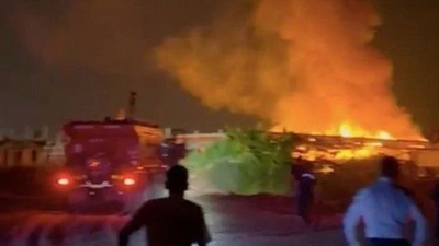 5 yıldızlı otelin sahil barı alev alev yandı