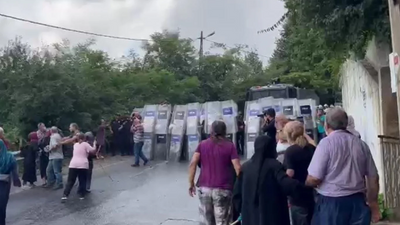 Beykoz Belediyesi yurttaşları evinden çıkarmak için baskın yaptı