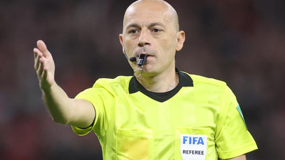 Cüneyt Çakır düdüğünü astı: Arkamda hoş bir seda bırakabildiysem ne mutlu bana