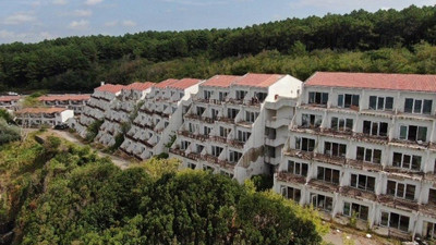 Firari Galip Öztürk’ün otelini yağmaladılar