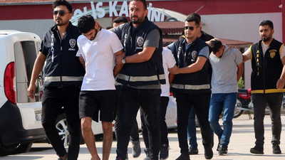 Husumetlisini sokak ortasında tabanca ile vurarak öldürdü